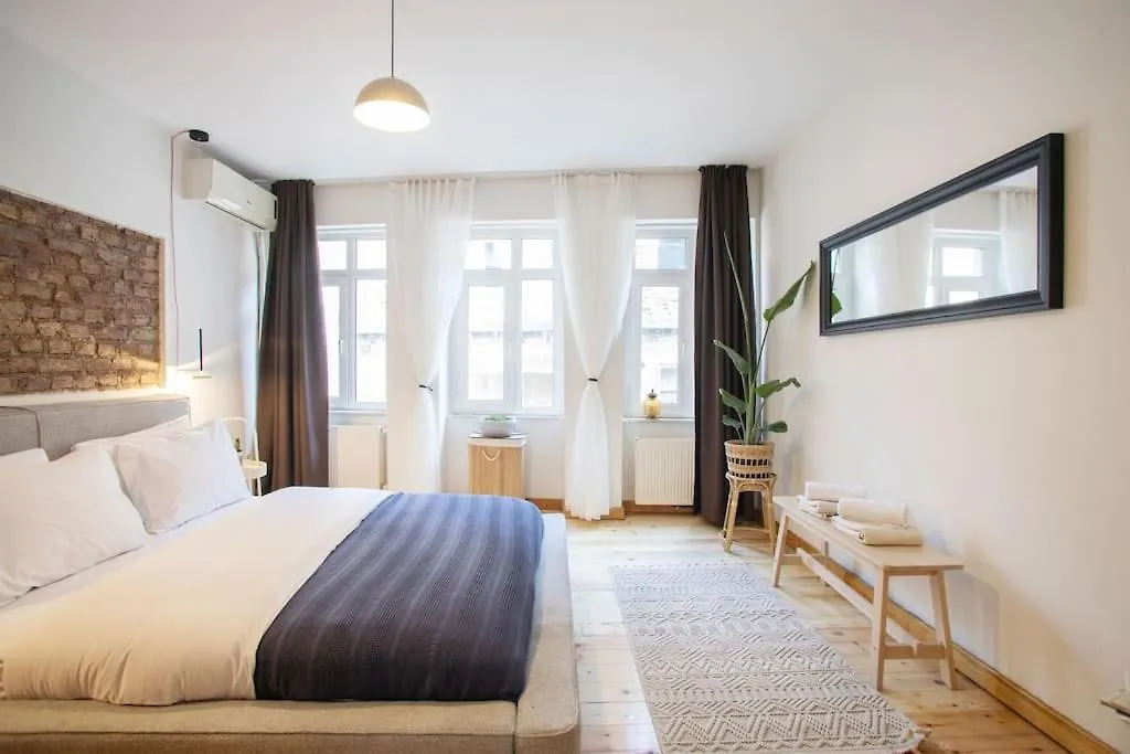Inspiring 1+1 Suit In The Heart Of Istanbul Turkey